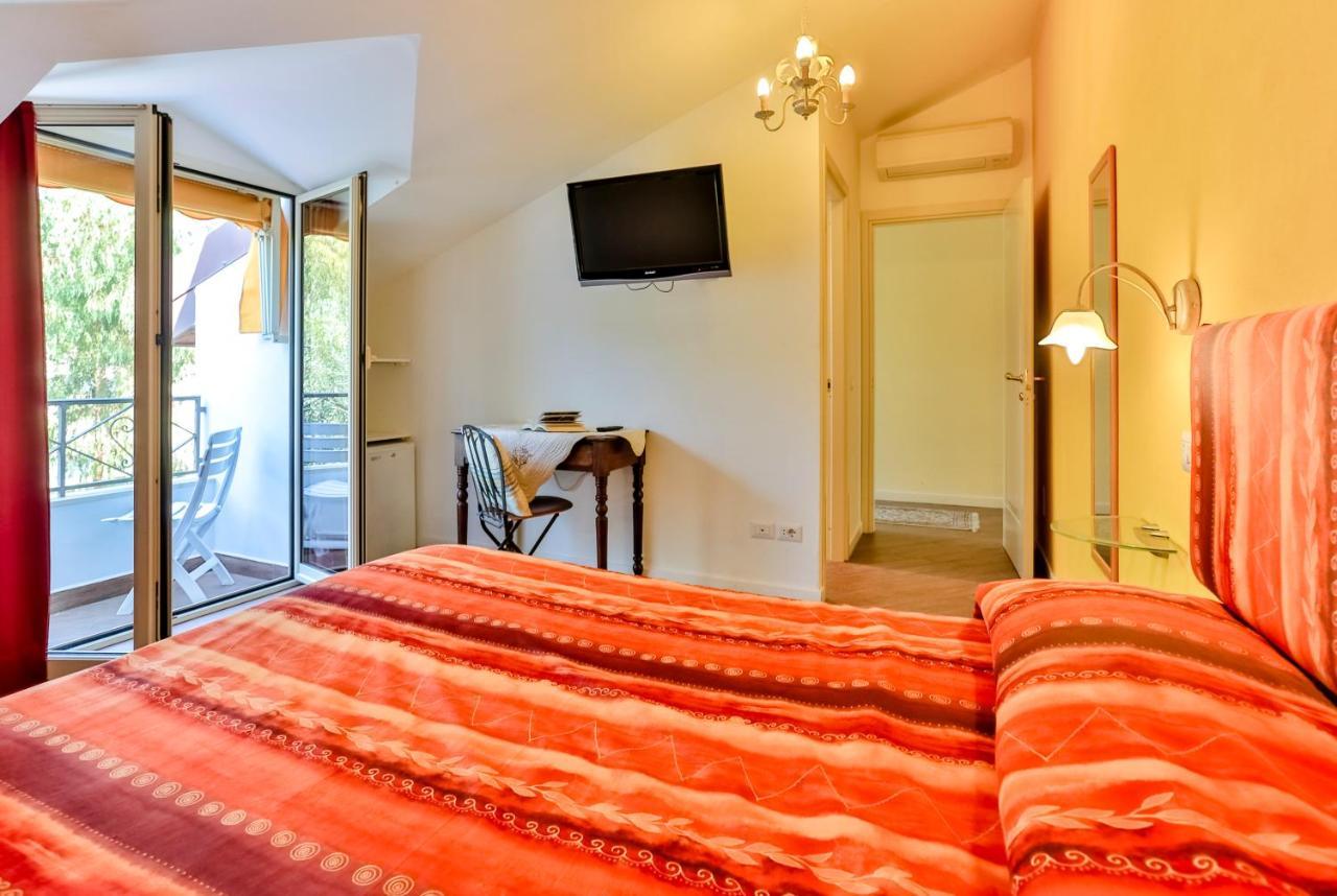 Casa Di Rossana Bed&Breakfast Sanremo Bagian luar foto