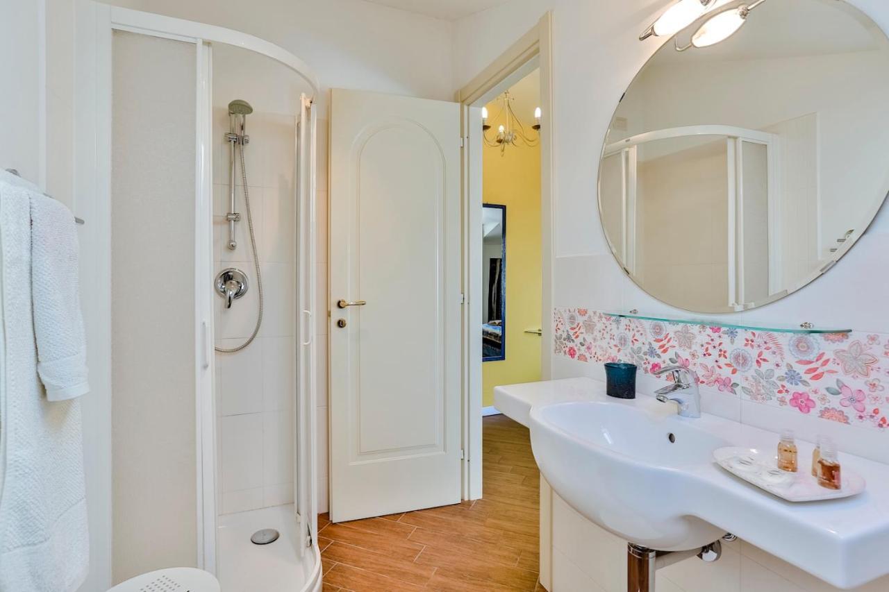 Casa Di Rossana Bed&Breakfast Sanremo Bagian luar foto
