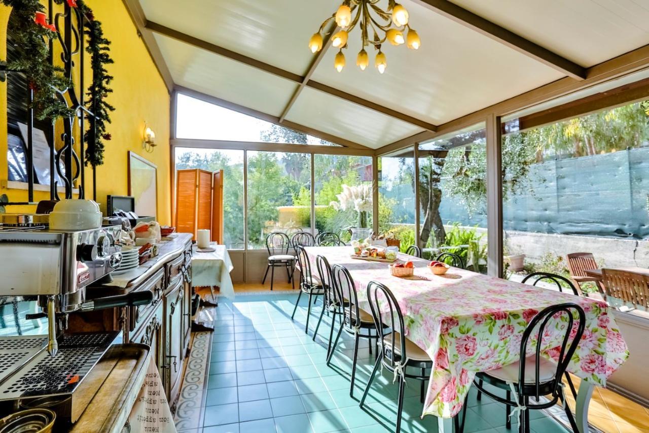 Casa Di Rossana Bed&Breakfast Sanremo Bagian luar foto