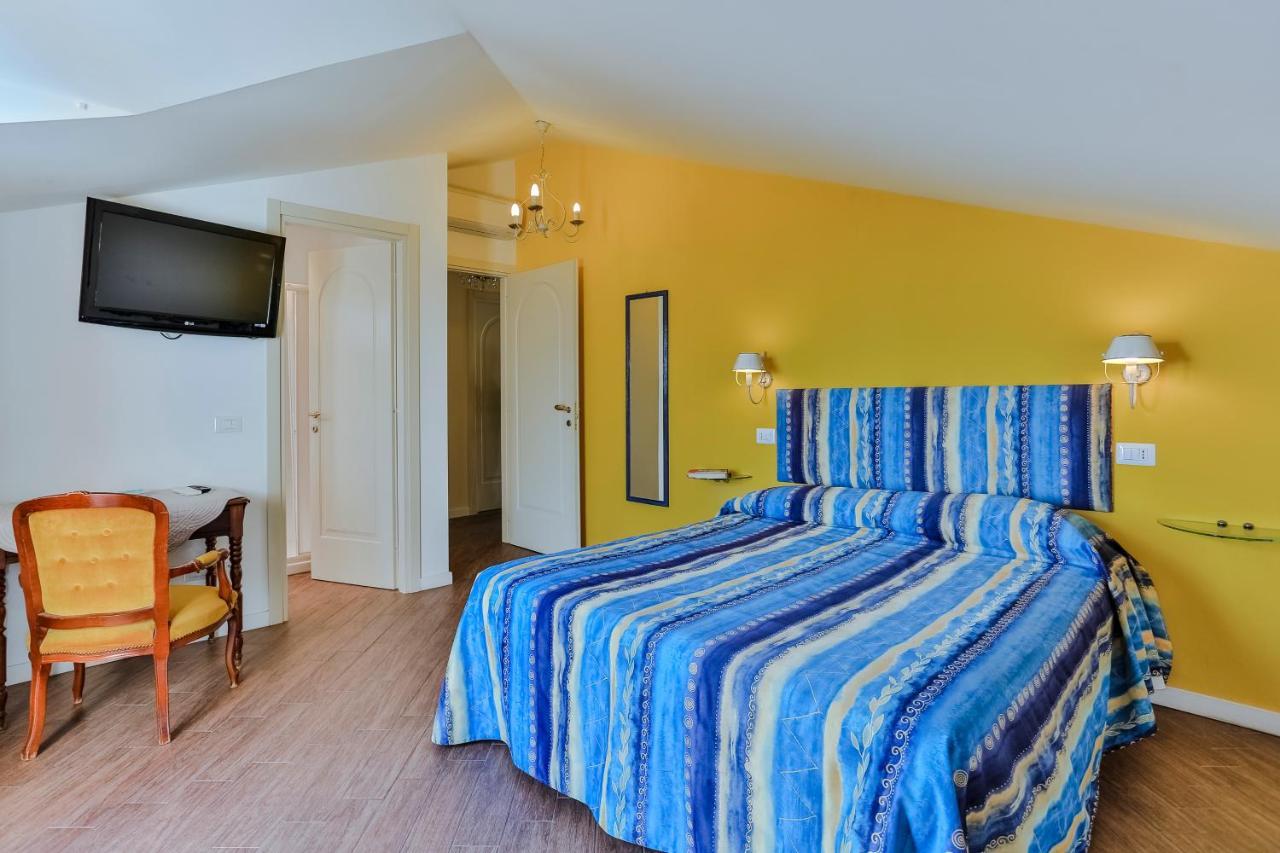 Casa Di Rossana Bed&Breakfast Sanremo Bagian luar foto